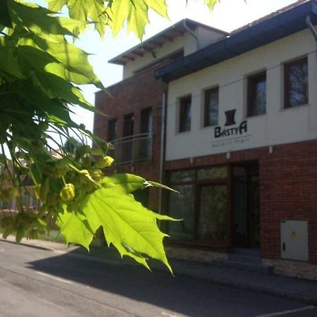 Sárvár Bastya Apartmanhaz מראה חיצוני תמונה