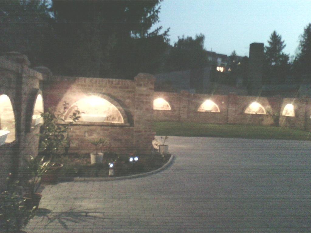 Sárvár Bastya Apartmanhaz מראה חיצוני תמונה