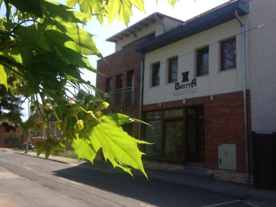 Sárvár Bastya Apartmanhaz מראה חיצוני תמונה