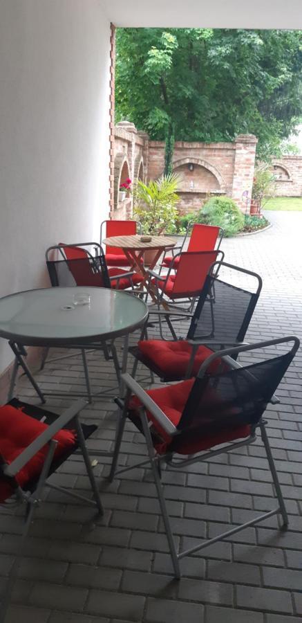 Sárvár Bastya Apartmanhaz מראה חיצוני תמונה